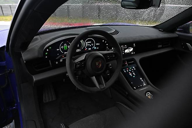 포르쉐 타이칸 터보 GT 바이작 패키지. 사진: 김학수 기자
