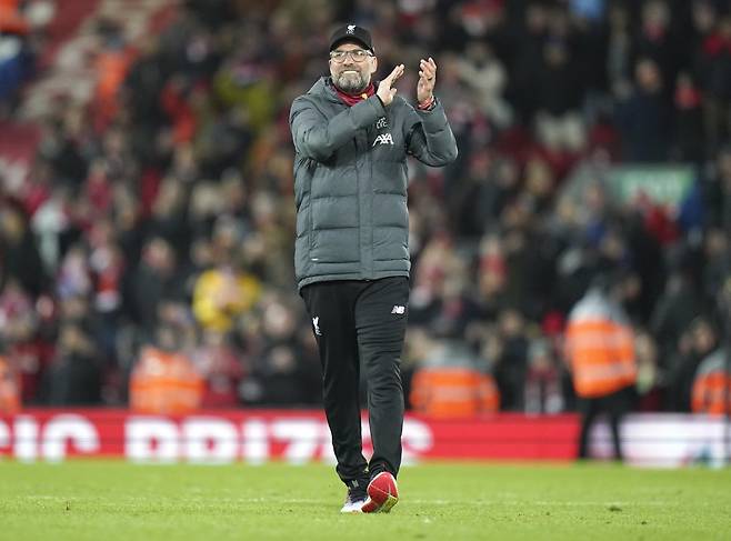 위르겐 클롭 전 리버풀 감독의 AS로마 사령탑 부임 루머는 가능성이 낮은 것으로 전해졌다. 외신들은 그가 당분간 레드불 그룹의 글로벌 풋볼 총괄직을 계속 수행할 것으로 내다봤다. AP뉴시스