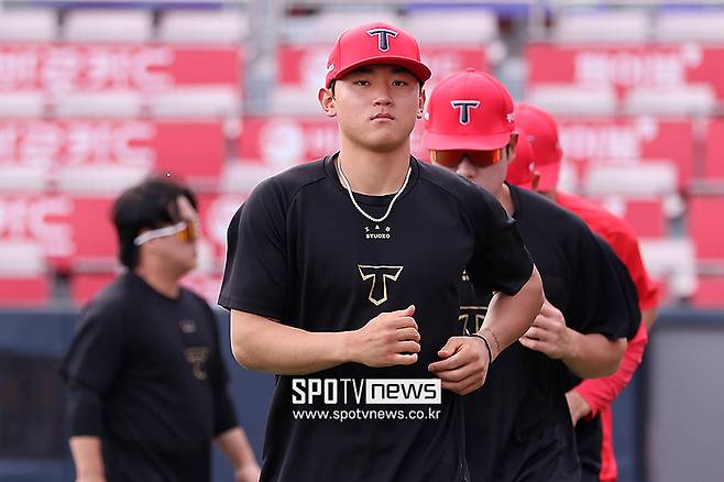 ▲ 이미 공격에서 최고 수준 레벨을 증명한 김도영은 올해 수비에서도 한층 더 나은 몸놀림을 보여주며 완성형 선수로 진화하고 있다. ⓒ곽혜미 기자