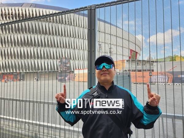 ▲ 토트넘 홋스퍼-맨체스터 유나이티드의 유로파리그 결승전을 하루 앞두고 에스타디오 산 마메스에서 만난 김휘영 씨, 울산광역시에서 24시간이 걸려 빌바오에 입성했다고 한다. 목적은 단 한 가지, 손흥민의 우승을 위해 열렬한 응원을 준비했다고 한다.