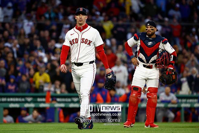 ▲ 퇴장 당한 보스턴 레드삭스 우완투수 워커 뷸러