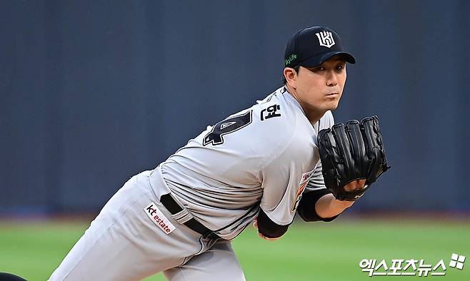 KT 위즈 베테랑 우완 조이현이 20일 수원 KT위즈파크에서 열린 2025 신한 SOL Bank KBO리그 KIA 타이거즈와의 팀 간 4차전에 선발등판, 5⅓이닝 5피안타 1사구 3탈삼진 1실점을 기록, 승리투수가 됐다. 사진 박지영 기자