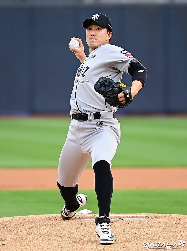 KT 위즈 베테랑 우완 조이현이 20일 수원 KT위즈파크에서 열린 2025 신한 SOL Bank KBO리그 KIA 타이거즈와의 팀 간 4차전에 선발등판, 5⅓이닝 5피안타 1사구 3탈삼진 1실점을 기록, 승리투수가 됐다. 사진 박지영 기자