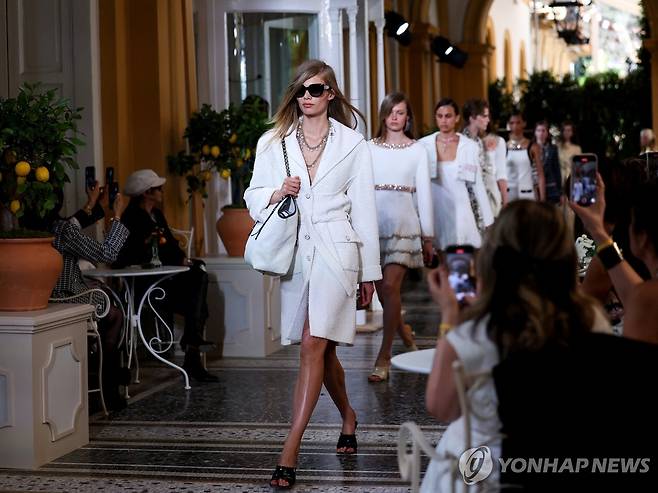 샤넬 패션쇼 [로이터 연합뉴스 자료사진]