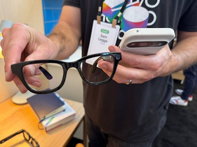 구글 스마트 안경 [마운틴뷰(미 캘리포니아주)=연합뉴스]