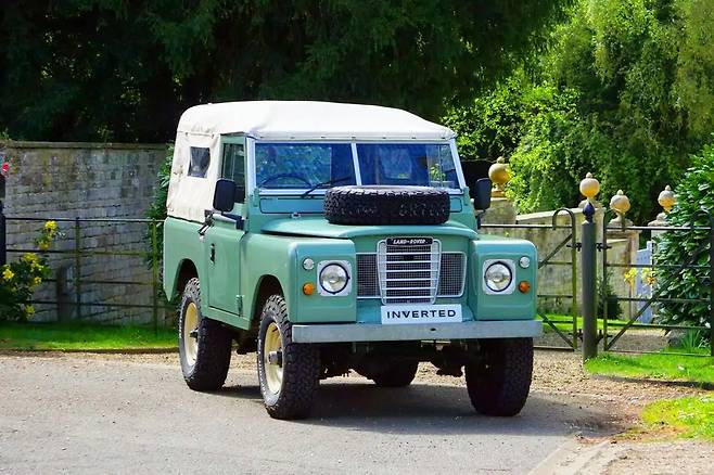 인버티드 랜드로버 클래식 모델