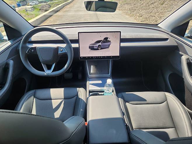 테슬라 뉴 모델 Y 실내. (사진=이데일리 이다원 기자)