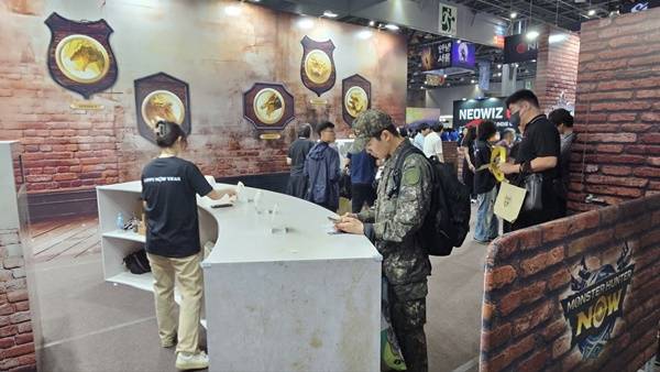 &nbsp;- 리오레우스 토벌에 진심인 군인 아조씨