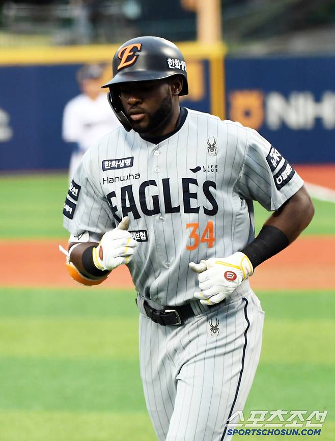 21일 울산 문수야구장에서 열린 NC 다이노스와 한화 이글스의 경기. 한화 플로리얼이 숨을 고르고 있다. 울산=박재만 기자pjm@sportschosun.com/2025.05.21/