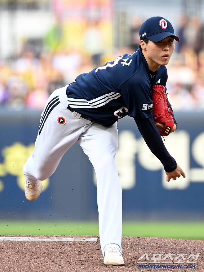 17일 광주KIA챔피언스필드에서 열린 두산과 KIA의 더블헤더 2차전 경기,  두산 선발투수 홍민규가 역투하고 있다. 광주=허상욱 기자wook@sportschosun.com/2025.05.17/