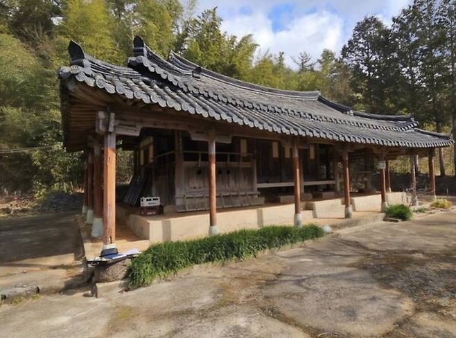 관수재에서 300m 떨어진 곳에 지어진 인천 이씨 문중의 서당 여곡재. 한옥문화원 제공