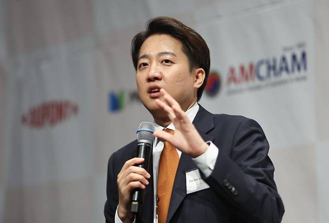 이준석 개혁신당 대선 후보가 22일 서울 용산구 그랜드하얏트서울에서 열린 주한미국상공회의소(암참) 초청 간담회에서 발언하고 있다. 연합뉴스