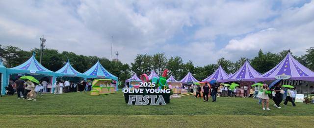 CJ올리브영이 21일부터 25일까지 서울 노들섬에서 '올리브영 페스타'를 개최한다. 박경담 기자