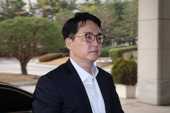 심우정 검찰총장은 이창수 중앙지검장의 사의 표명 이후 내부 혼란이 커지자 21일 출근길 "어떤 경우에도 흔들림 없이 역할을 수행할 것"이라고 말했다.