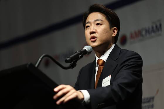 이준석 개혁신당 대선 후보가 22일 서울 용산구 그랜드하얏트서울에서 열린 주한미국상공회의소(암참) 간담회에서 발언하고 있다. 연합뉴스