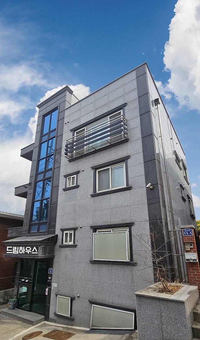 서울 동작구 상도역 인근에 있는 신용산교회 학사관 '드림하우스'. 신용산교회 제공