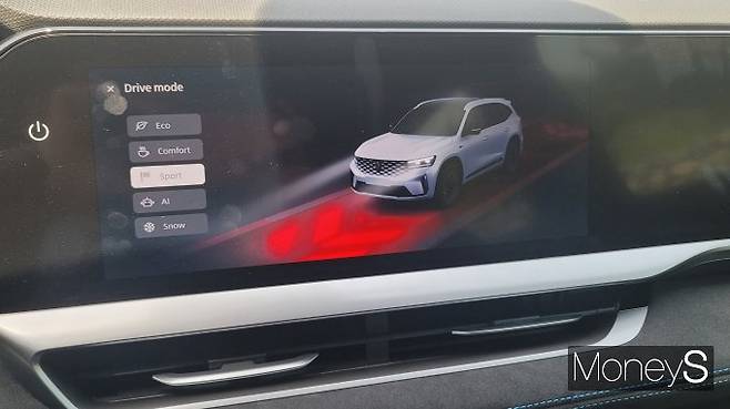 그랑 콜레오스 '에스프리 알핀 누아르'의 스포츠 주행 모드는 역동적인 주행 성능을 보장한다. /사진=김창성 기자