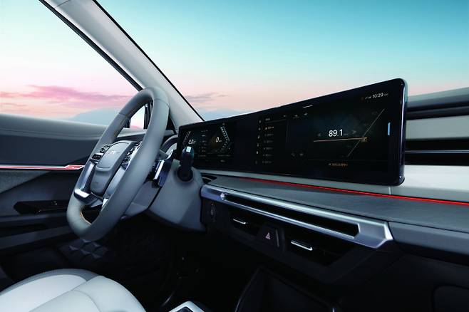 가족 단위 장거리 여행객에게 '토레스 하이브리드'의 장점이 부각되고 있다. /사진=KGM