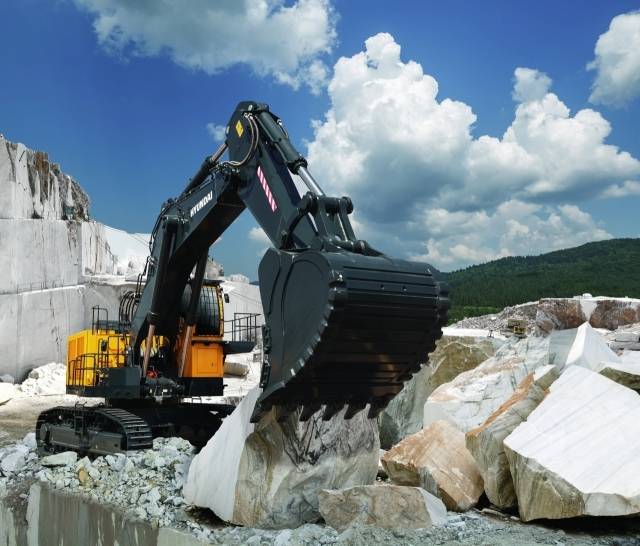HD현대건설기계의 125톤급 굴착기. [HD현대건설기계 제공]