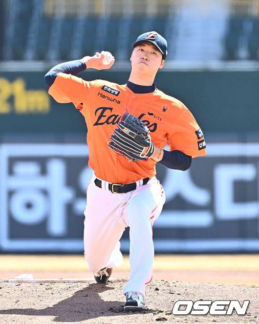 [OSEN=이석우 기자] 한화 엄상백. 2025.03.14 / foto0307@osen.co.kr