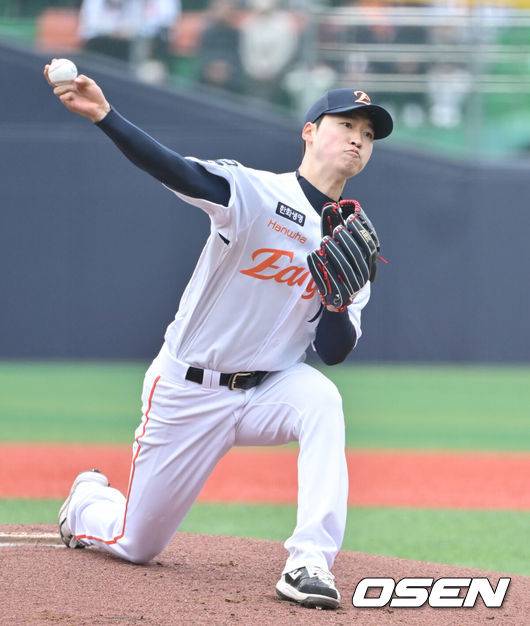 [OSEN=박준형 기자] 한화 엄상백 2025.03.08 / soul1014@osen.co.kr