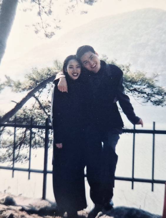 가족사랑으로 만성콩팥병을 이겨낸 이보영씨와 남편 김성환씨의 대학교 캠퍼스 커플 시절. 이보영씨 제공