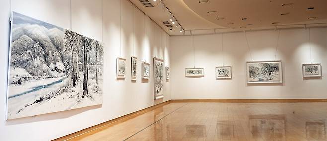 BNK경남은행갤러리 전점남 개인전 ⓒ BNK경남은행