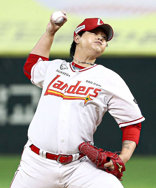 ▲ 김민의 구속은 꾸준히 올라왔고, 20일 잠실 두산전에서는 정점을 찍으며 앞으로의 활약을 기대케 했다 ⓒSSG랜더스