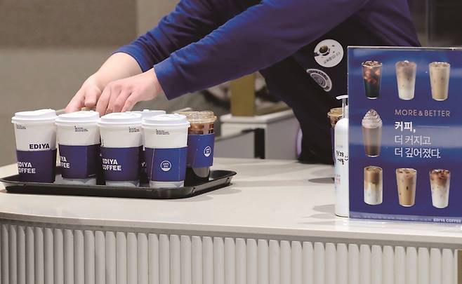 이디야 커피가 2001년 설립 이래 처음으로 구독 서비스를 론칭했다.[사진｜뉴시스]
