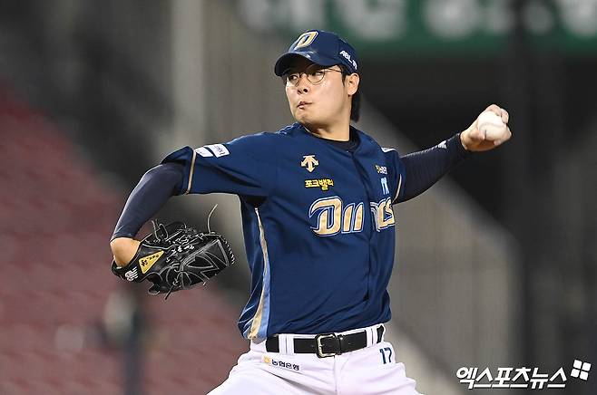 19일 오후 서울 송파구 잠실야구장에서 열린 '2024 신한 SOL Bank KBO리그' NC 다이노스와 두산 베어스의 경기, 7회말 2사 1,2루 NC 김영규가 역투하고 있다. 엑스포츠뉴스 DB