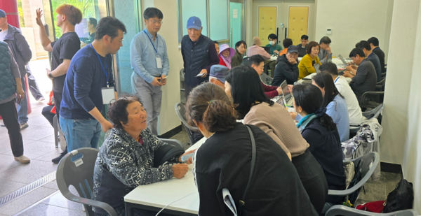 지난 22일부터 23일(오후 2시 기준)까지 백령도 주민 1천200여명이 유심 교체를 진행했다. /독자 제공