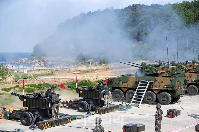 육군방공학교 신임장교들이 견인 발간포 및 천호 실사격 훈련을 하고 있다. (사진=육군)