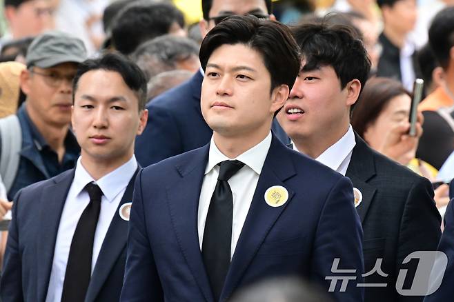 김용태 국민의힘 비상대책위원장이 23일 오후 경남 김해시 봉하마을에서 열린 고 노무현 전 대통령 16주기 추도식에 참석하고 있다. (공동취재) 2025.5.23/뉴스1 ⓒ News1 이재명 기자