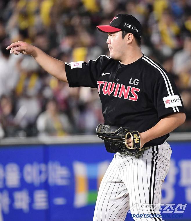 20일 부산 사직야구장에서 열린 KBO리그 롯데와 LG의 경기. 투구하고 있는 LG 성동현. 부산=송정헌 기자songs@sportschosun.com/2025.05.20/