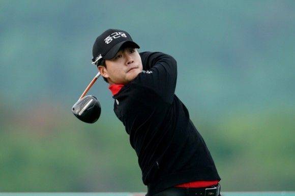 김민규가 코오롱 한국오픈 2라운드에서 티샷을 하고 있다.  코오롱 한국오픈 조직위원회