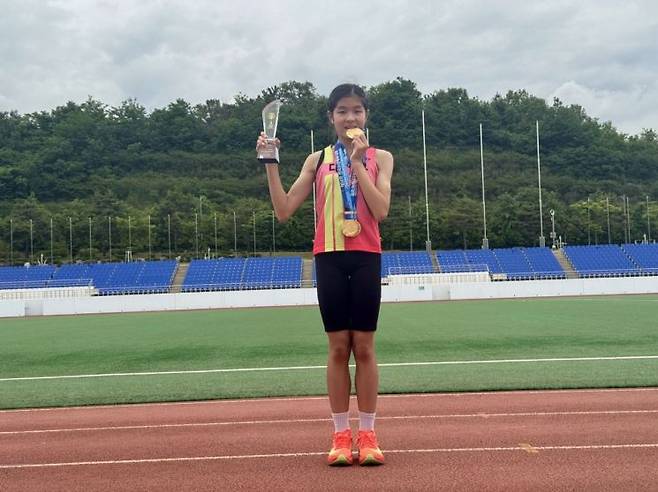 전국소년체육대회서 육상 3관왕을 차지한 대구 유가초등학교 임예서 학생