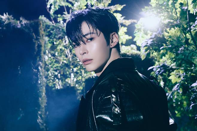 제베원 성한빈, ‘월드 오브 스우파’ 메인 테마곡 가창... 오는 27일 ‘챔피언’ 발매 (제공: 웨이크원)