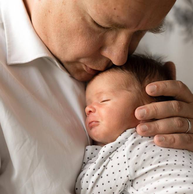 2023년 6월 안티 카이코넨이 둘째 탄생 1주년을 맞아 인스타그램에 올린 사진./안티 카이코넨 인스타그램