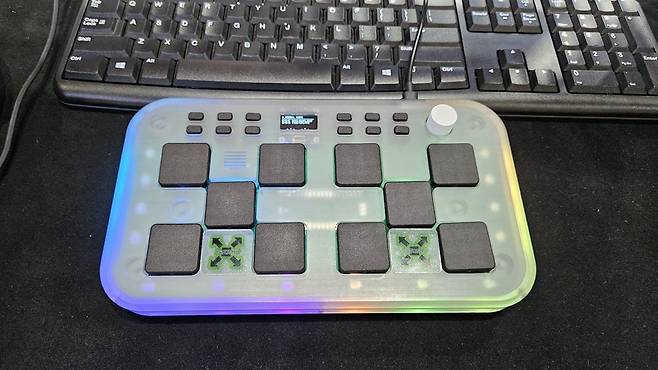 펌프잇업 전용 컨트롤러(자료 출처-게임동아)