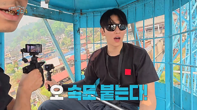 안전벨트 없이 악력으로 버텨야 한다는 네팔의 놀이공원