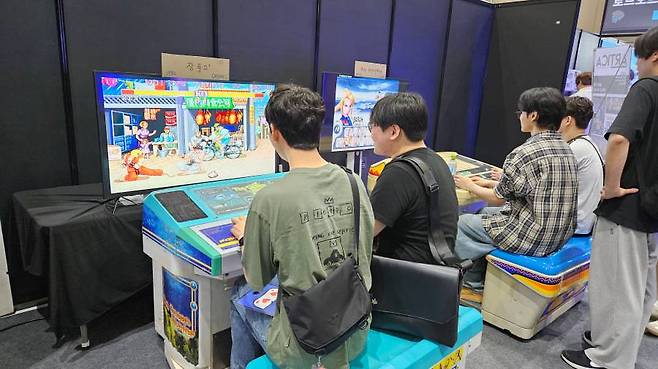 아케이드 게임기도 인기 만점이었다