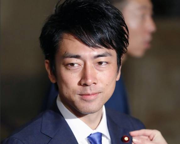 지난 2018년 당시 고이즈미 신지로 자민당 수석부간사장이 '포스트 아베' 후보군 중 한명으로 거론되고 있다. [사진=교도/연합뉴스]