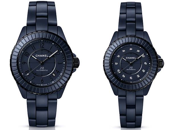 J12 블루를 대표하는 38 & 33㎜ 모델. J12 블루 컬렉션엔 자체 제작 무브먼트가 탑재된다. 사진 샤넬