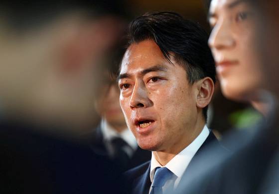 지난 21일 신임 농림수산상으로 임명된 고이즈미 신지로 전 환경상. 로이터=연합뉴스