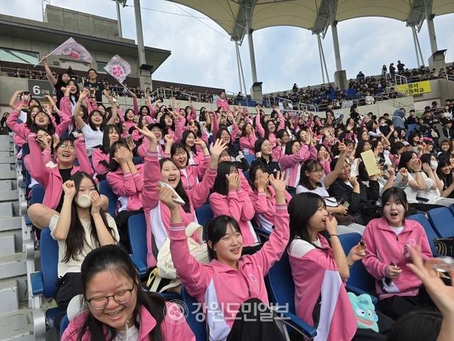 ▲ 2025 원주시 고등학교 연합체육대회가 23일 원주 댄싱공연장 일원에서 성황리에 열렸다.