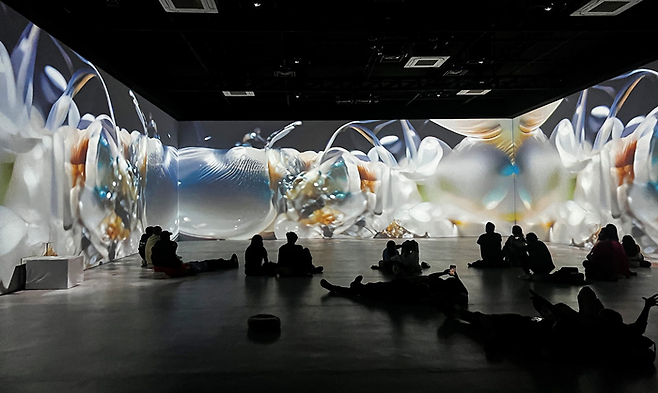 말리친 코르테스·이반 아브레우의 생성형 인공지능(AI) 기반 미디어아트 작품. 아트센터 나비