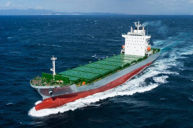 HD현대미포가 2022년 인도한 1600TEU급 컨테이너선 [HD한국조선해양 제공]