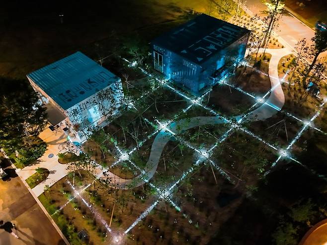 두나무 ‘디지털 치유정원’ 야경. [두나무 제공]