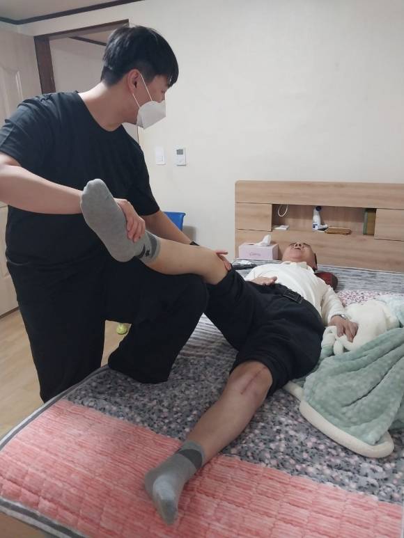 서울 중랑구의 ‘방문재활 및 실내환경개조 서비스’ 제공 현장. 중랑구 제공