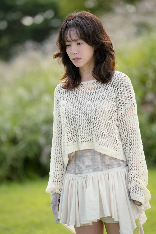 ▲ '천국보다 아름다운' 한지민. 제공|스튜디오 피닉스·SLL